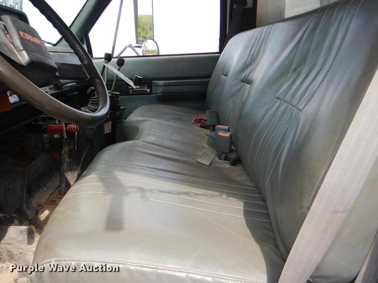 image for item DG1079 1994 GMC TopKick C5500 dump truck