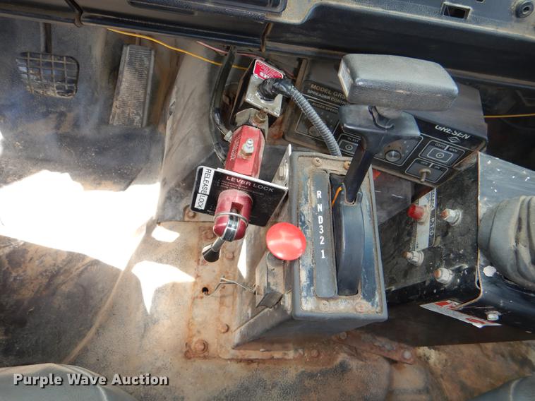 image for item DG1079 1994 GMC TopKick C5500 dump truck