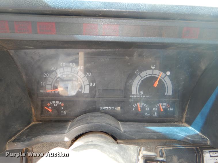 image for item DG1079 1994 GMC TopKick C5500 dump truck