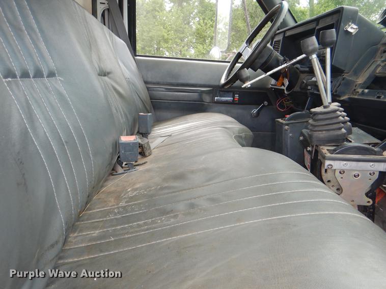 image for item DG1079 1994 GMC TopKick C5500 dump truck