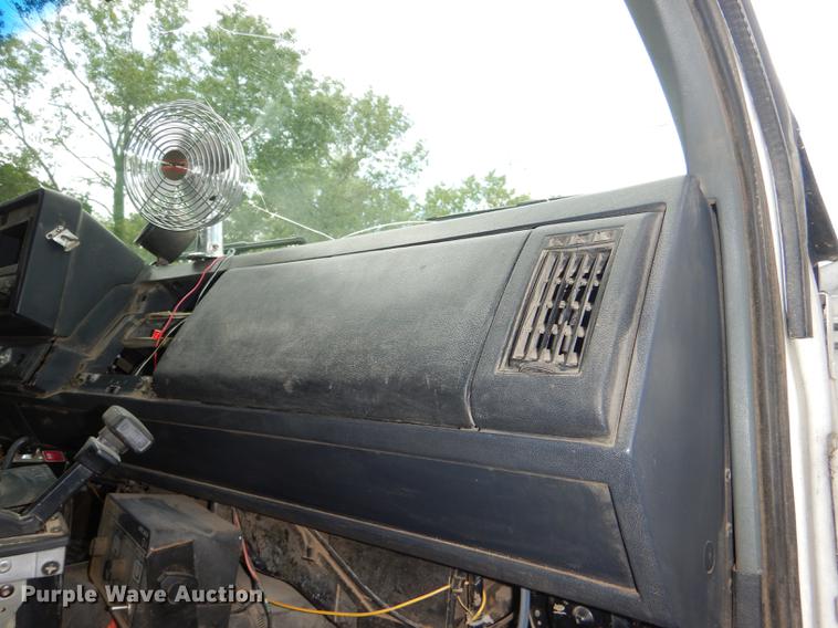 image for item DG1079 1994 GMC TopKick C5500 dump truck