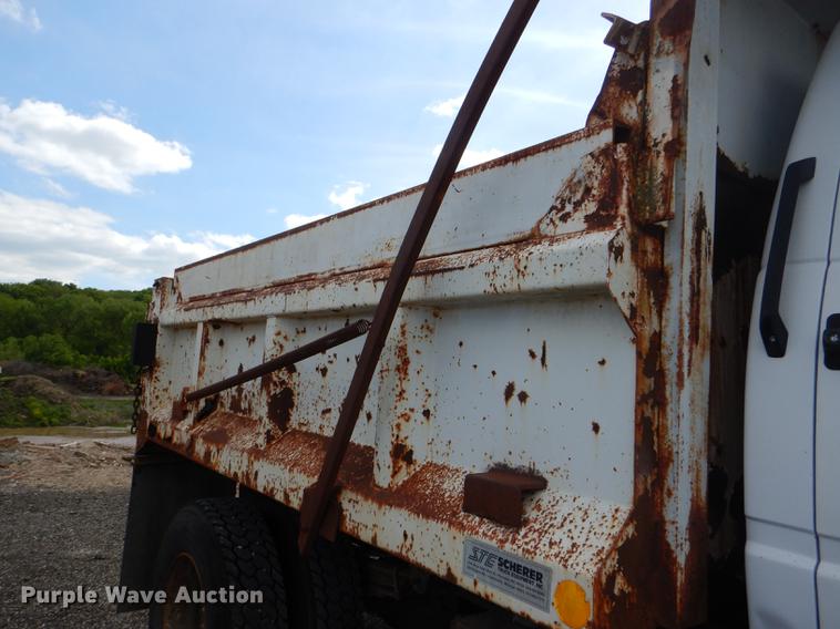 image for item DG1079 1994 GMC TopKick C5500 dump truck