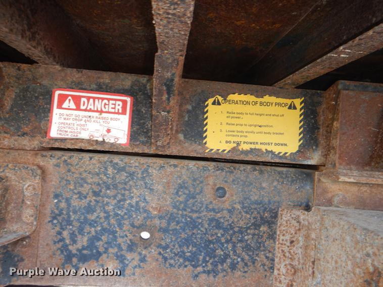 image for item DG1079 1994 GMC TopKick C5500 dump truck