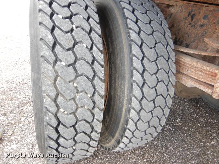 image for item DG1079 1994 GMC TopKick C5500 dump truck