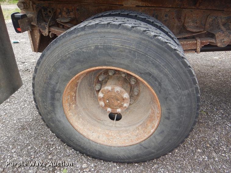 image for item DG1079 1994 GMC TopKick C5500 dump truck