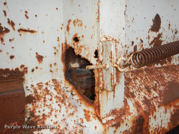 image for item DG1079 1994 GMC TopKick C5500 dump truck