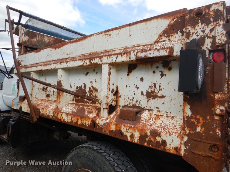 image for item DG1079 1994 GMC TopKick C5500 dump truck