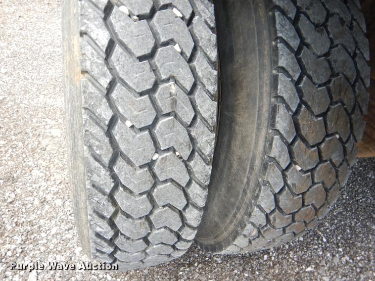 image for item DG1079 1994 GMC TopKick C5500 dump truck