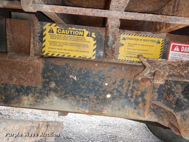 image for item DG1079 1994 GMC TopKick C5500 dump truck