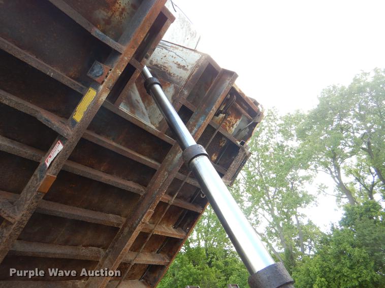 image for item DG1079 1994 GMC TopKick C5500 dump truck