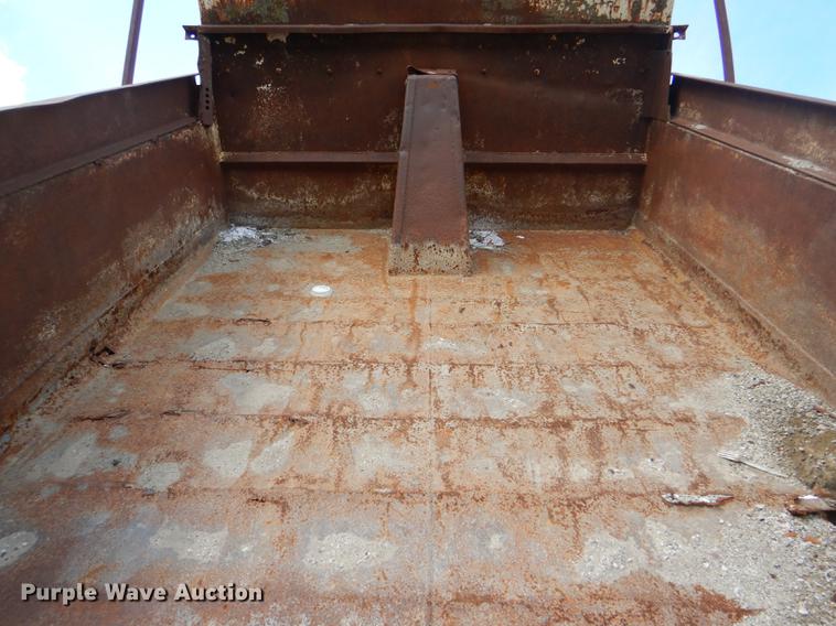 image for item DG1079 1994 GMC TopKick C5500 dump truck