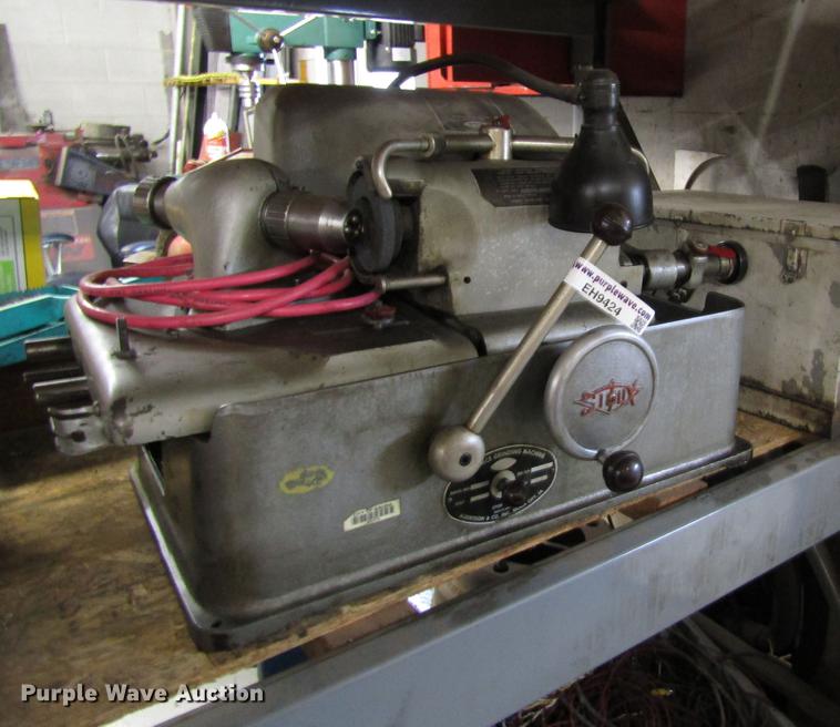 Sioux valve face grinding machine in Salina, KS Item EH9424 sold