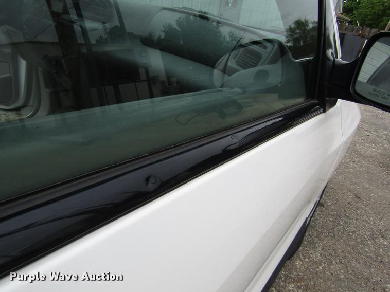 image for item EH9426 2002 Ford Windstar van
