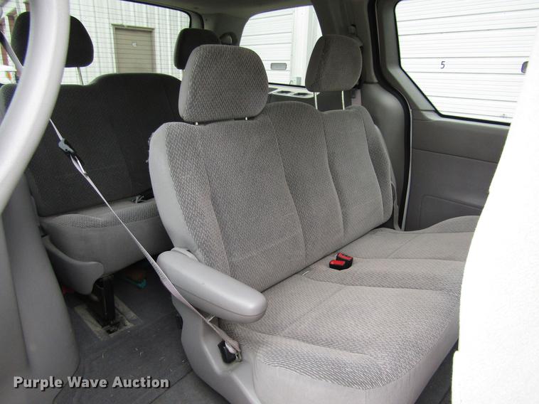 image for item EH9426 2002 Ford Windstar van