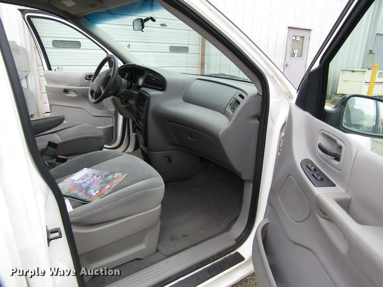 image for item EH9426 2002 Ford Windstar van