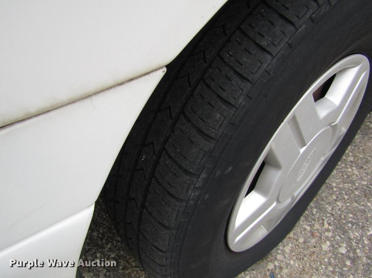 image for item EH9426 2002 Ford Windstar van