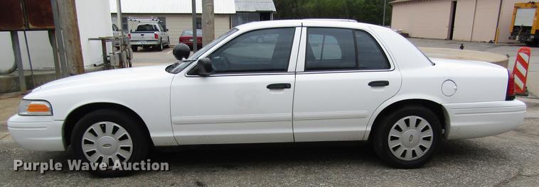 image for item EH9427 2007 Ford Crown Victoria Police Interceptor