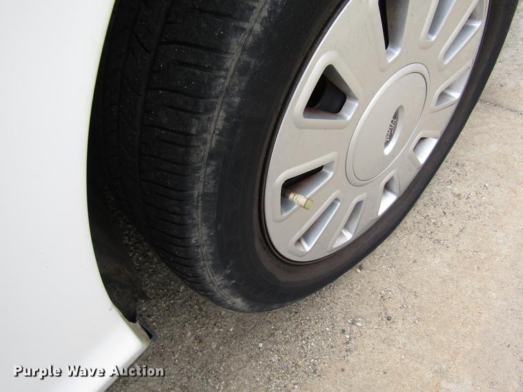 image for item EH9427 2007 Ford Crown Victoria Police Interceptor