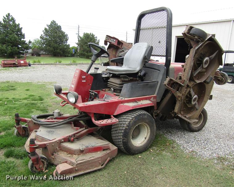 image for item EH9429 (2) 2003 Toro Groundmaster 400D lawn mowers