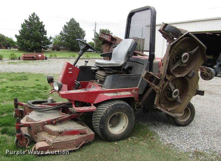image for item EH9429 (2) 2003 Toro Groundmaster 400D lawn mowers