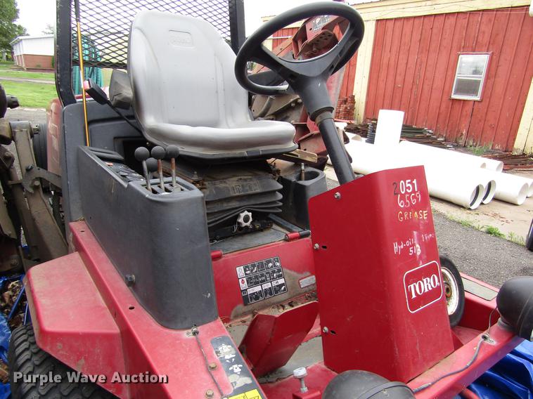 image for item EH9429 (2) 2003 Toro Groundmaster 400D lawn mowers