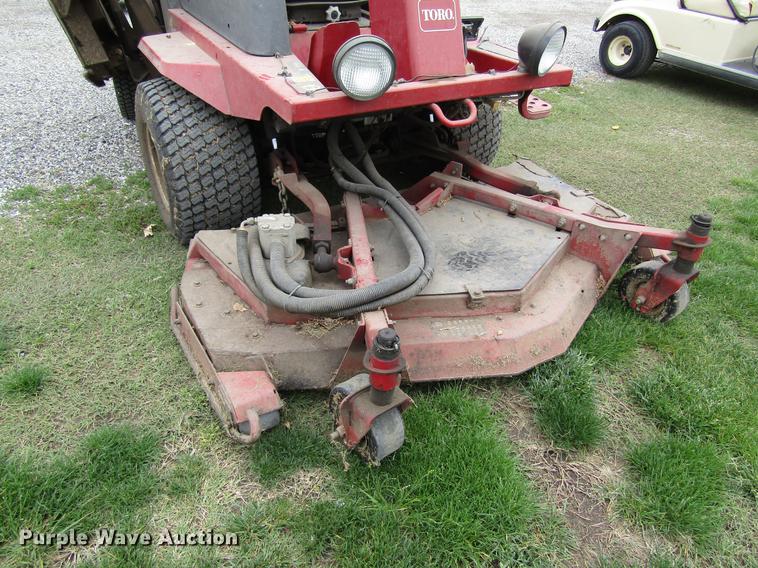 image for item EH9429 (2) 2003 Toro Groundmaster 400D lawn mowers