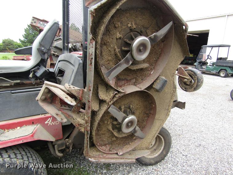 image for item EH9429 (2) 2003 Toro Groundmaster 400D lawn mowers