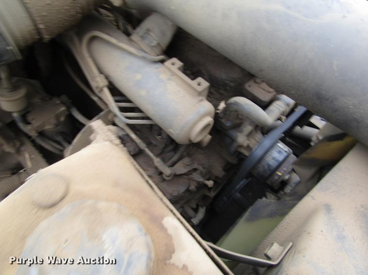 image for item EH9429 (2) 2003 Toro Groundmaster 400D lawn mowers