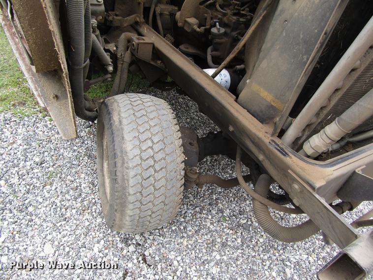 image for item EH9429 (2) 2003 Toro Groundmaster 400D lawn mowers