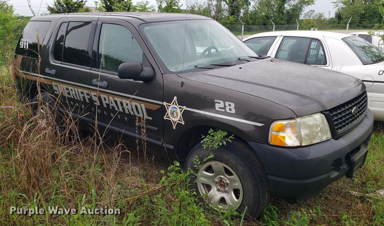 image for item EN9937 2005 Ford Explorer SUV