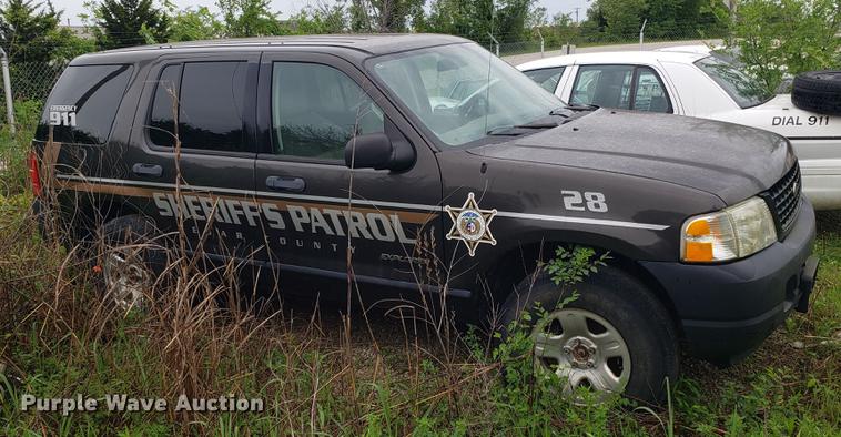 image for item EN9937 2005 Ford Explorer SUV