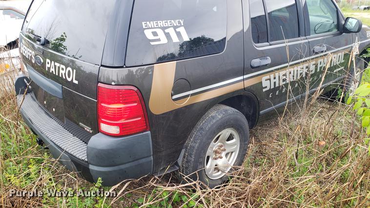 image for item EN9937 2005 Ford Explorer SUV