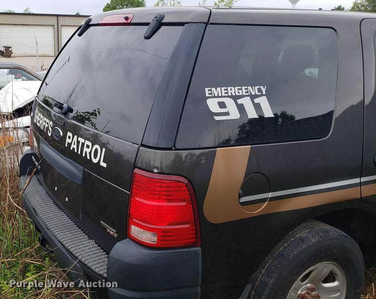 image for item EN9937 2005 Ford Explorer SUV