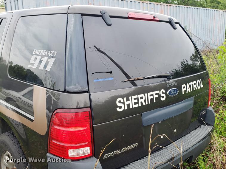 image for item EN9937 2005 Ford Explorer SUV