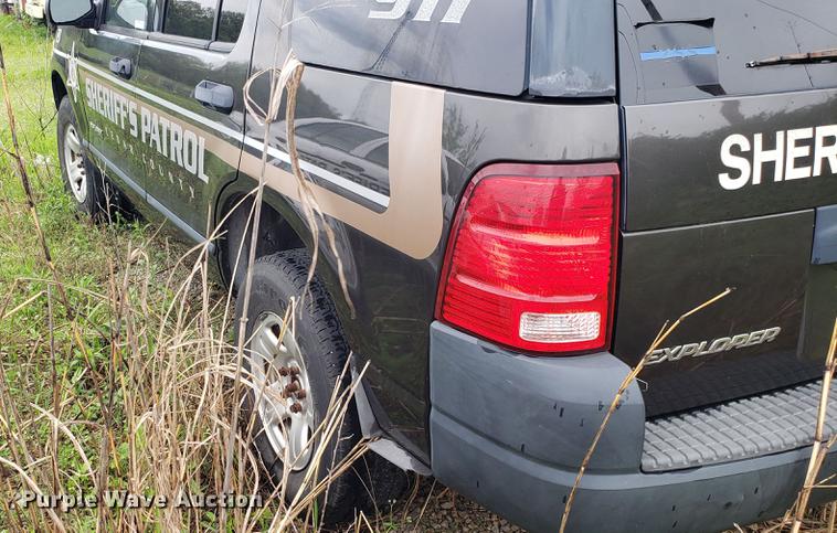 image for item EN9937 2005 Ford Explorer SUV