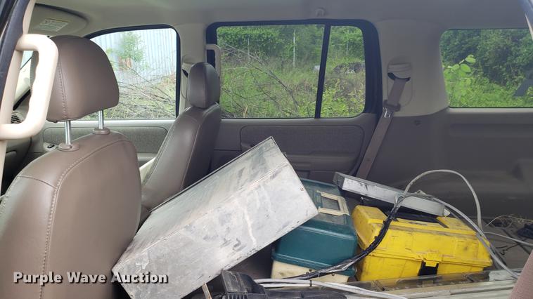 image for item EN9937 2005 Ford Explorer SUV