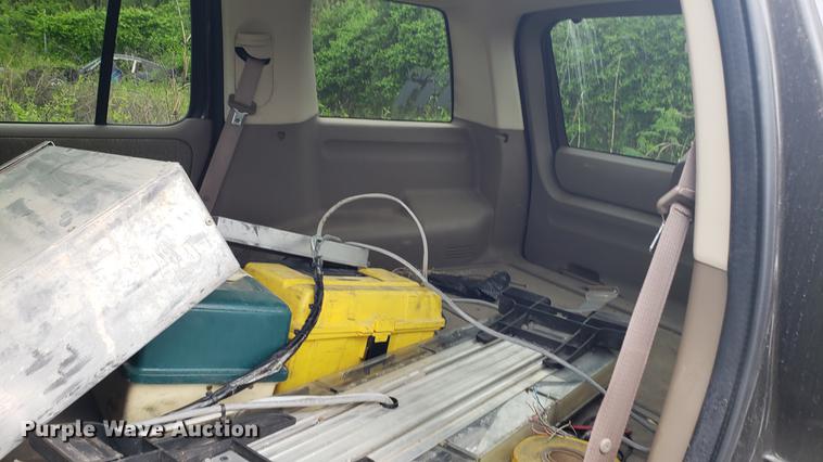 image for item EN9937 2005 Ford Explorer SUV