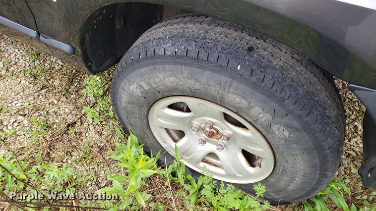 image for item EN9937 2005 Ford Explorer SUV