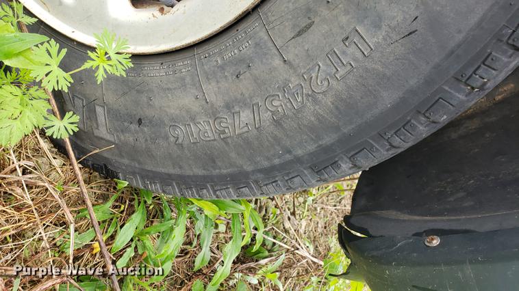 image for item EN9937 2005 Ford Explorer SUV