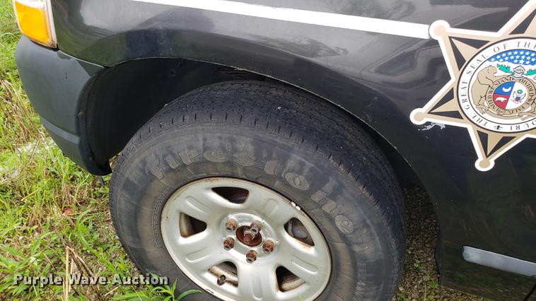 image for item EN9937 2005 Ford Explorer SUV