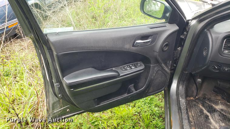 image for item EN9939 2011 Dodge Charger Police