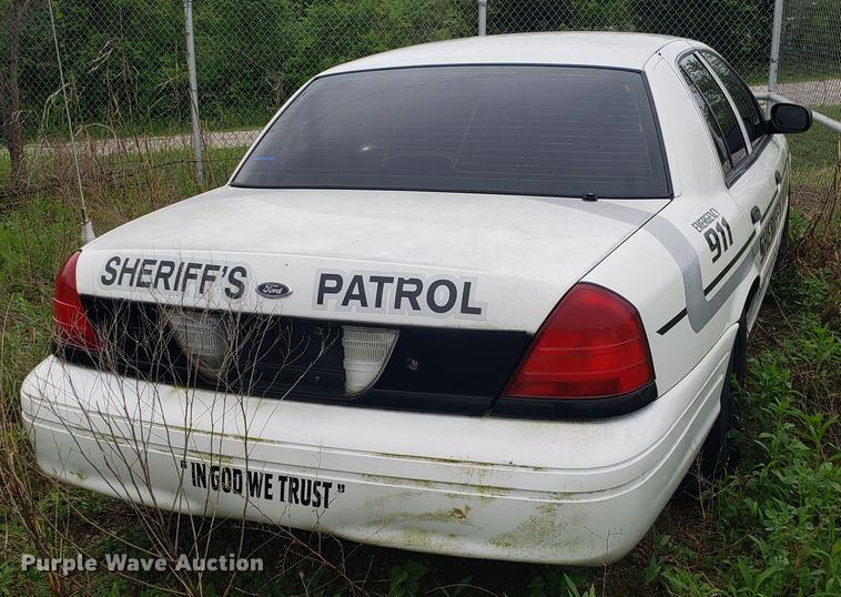 image for item EN9940 2007 Ford Crown Victoria Police Interceptor