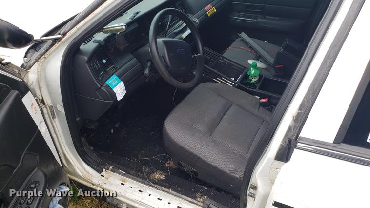 image for item EN9940 2007 Ford Crown Victoria Police Interceptor