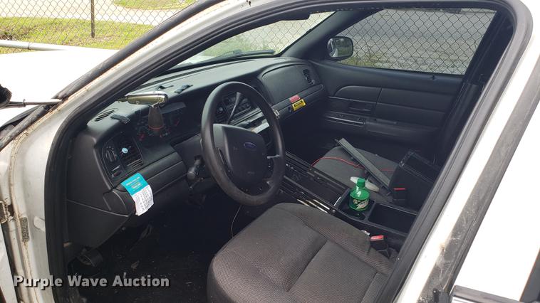 image for item EN9940 2007 Ford Crown Victoria Police Interceptor