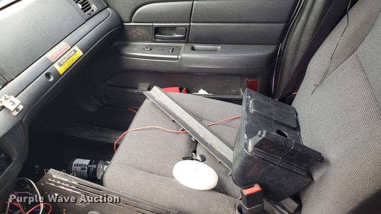 image for item EN9940 2007 Ford Crown Victoria Police Interceptor