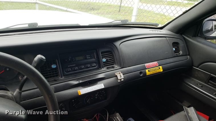 image for item EN9940 2007 Ford Crown Victoria Police Interceptor