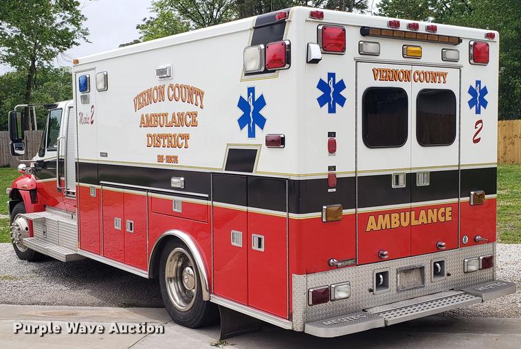 image for item EN9943 2009 International DuraStar 4300 ambulance