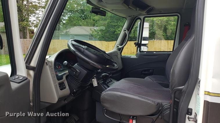 image for item EN9943 2009 International DuraStar 4300 ambulance