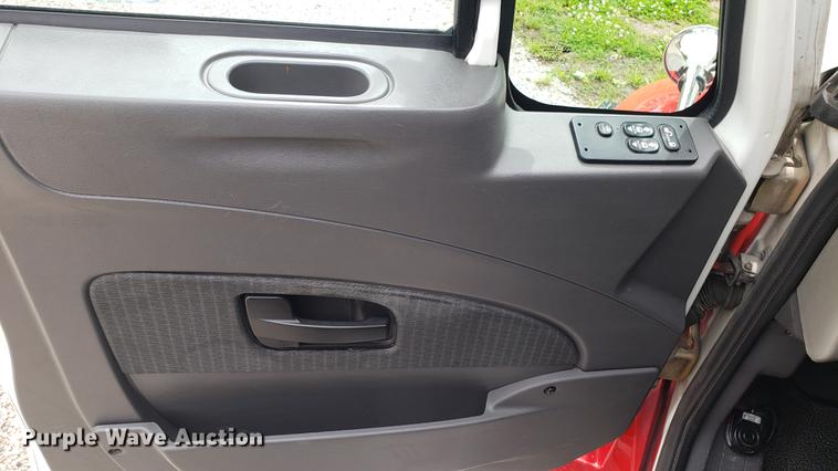 image for item EN9943 2009 International DuraStar 4300 ambulance