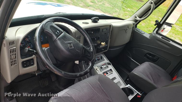 image for item EN9943 2009 International DuraStar 4300 ambulance